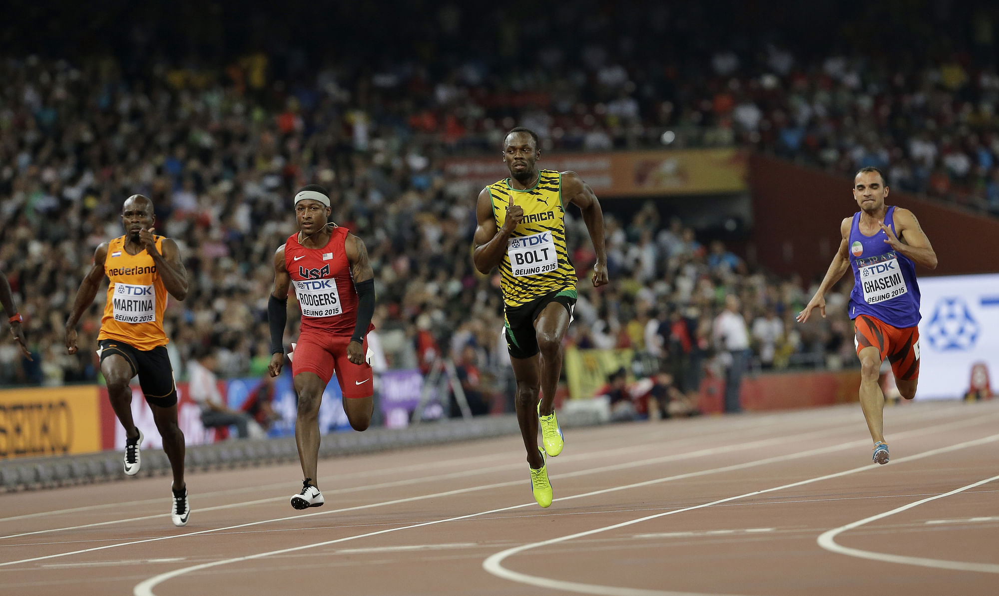 Gatlin Beats Bolt’s 100m Heat Timing To Qualify For Semi-Finals